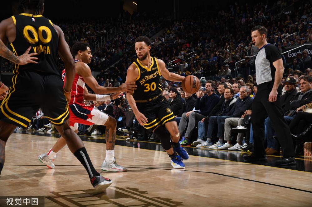 年轻球员明 年轻球员明